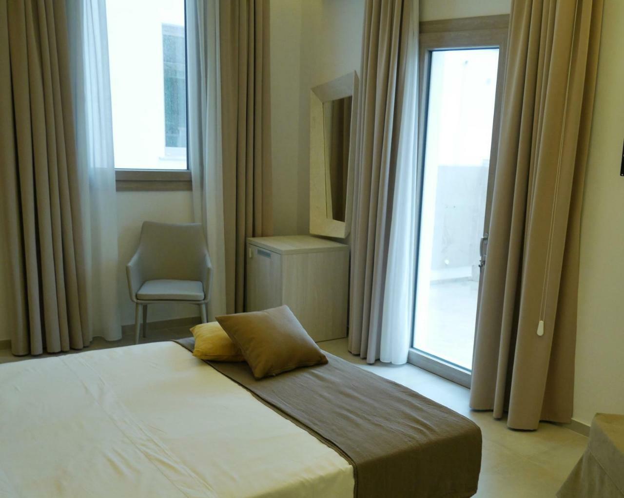 Palazzo San Lazzaro Bed & Breakfast Lecce Exterior photo